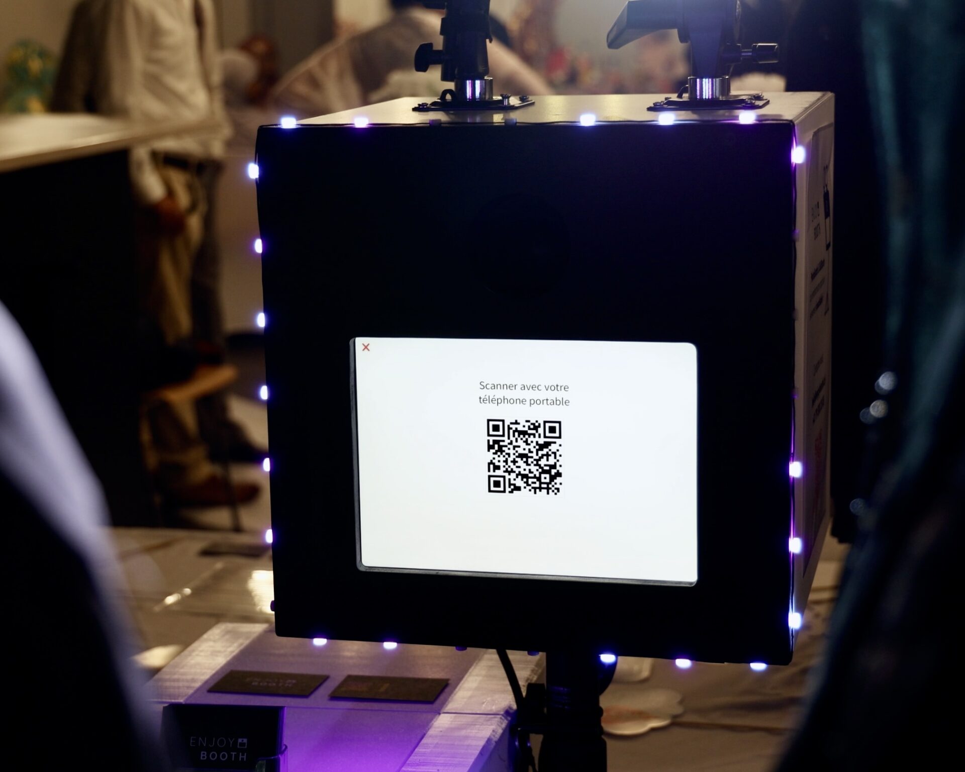 Téléchargement photo Code qr, SMS, Email, AirDrop Photobooth